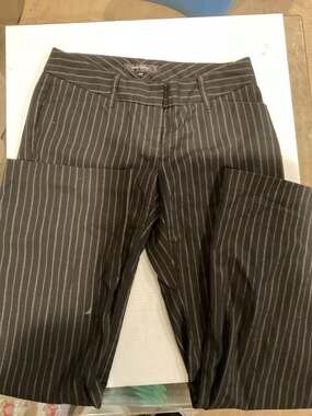 Daisy Fuentes Black Pinstripe Petite Dress Pants Size 2P
